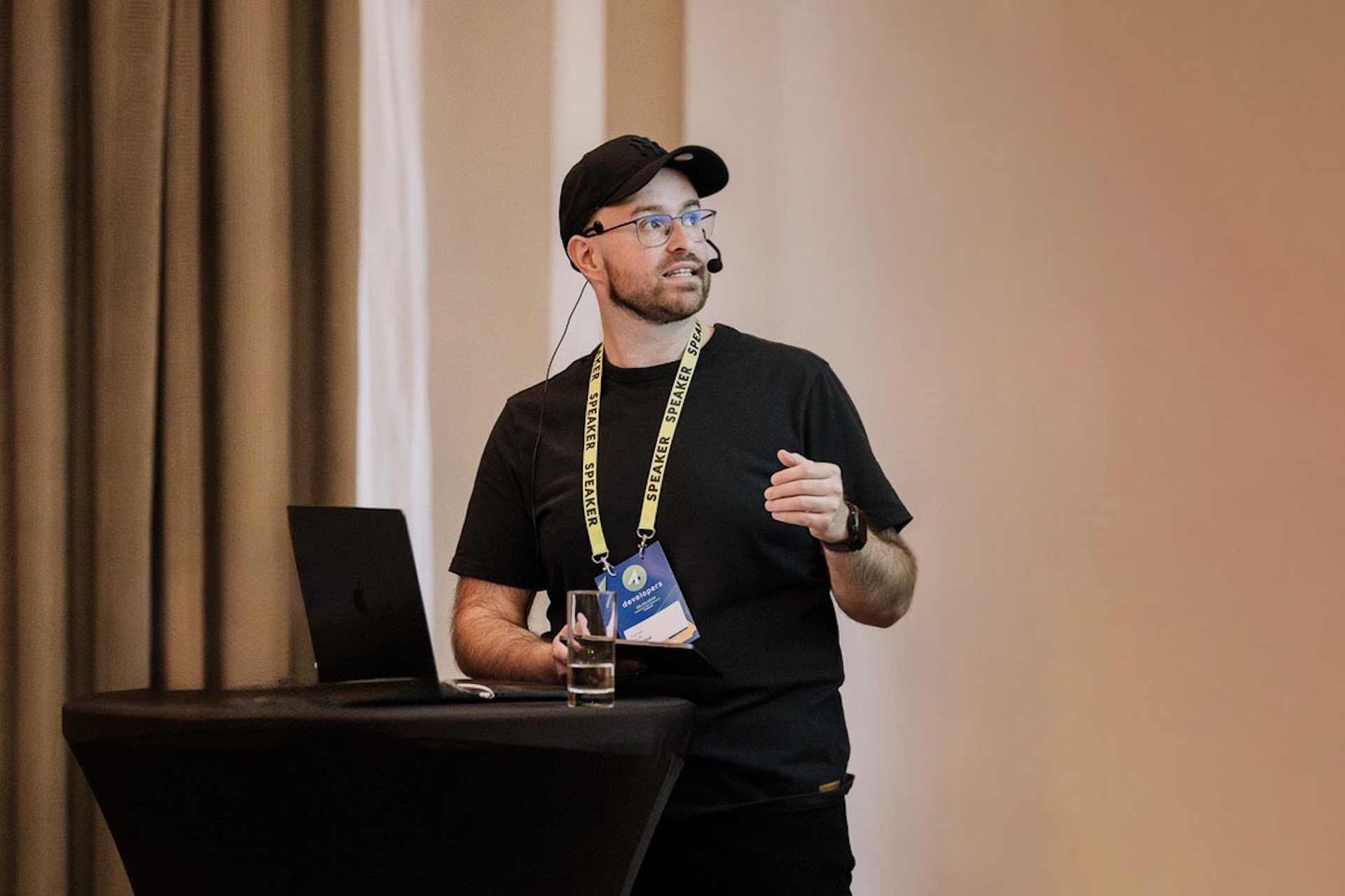 Me talking at the 4developers conference